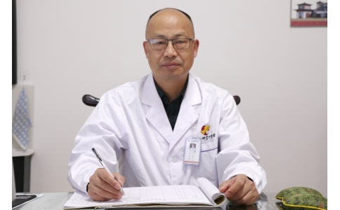 喜訊！熱烈祝賀馬志忠主任榮獲第二屆國醫(yī)大師劉志明（湘潭）中醫(yī)藥發(fā)展貢獻獎，并入選全國基層名老中醫(yī)藥專家傳承工作室建設項目